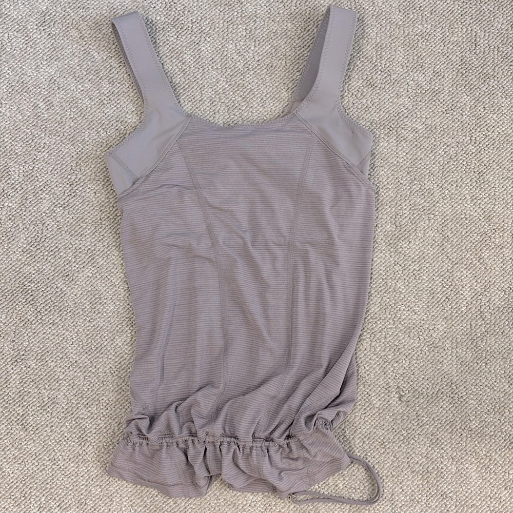 Lululemon built in bra workout top